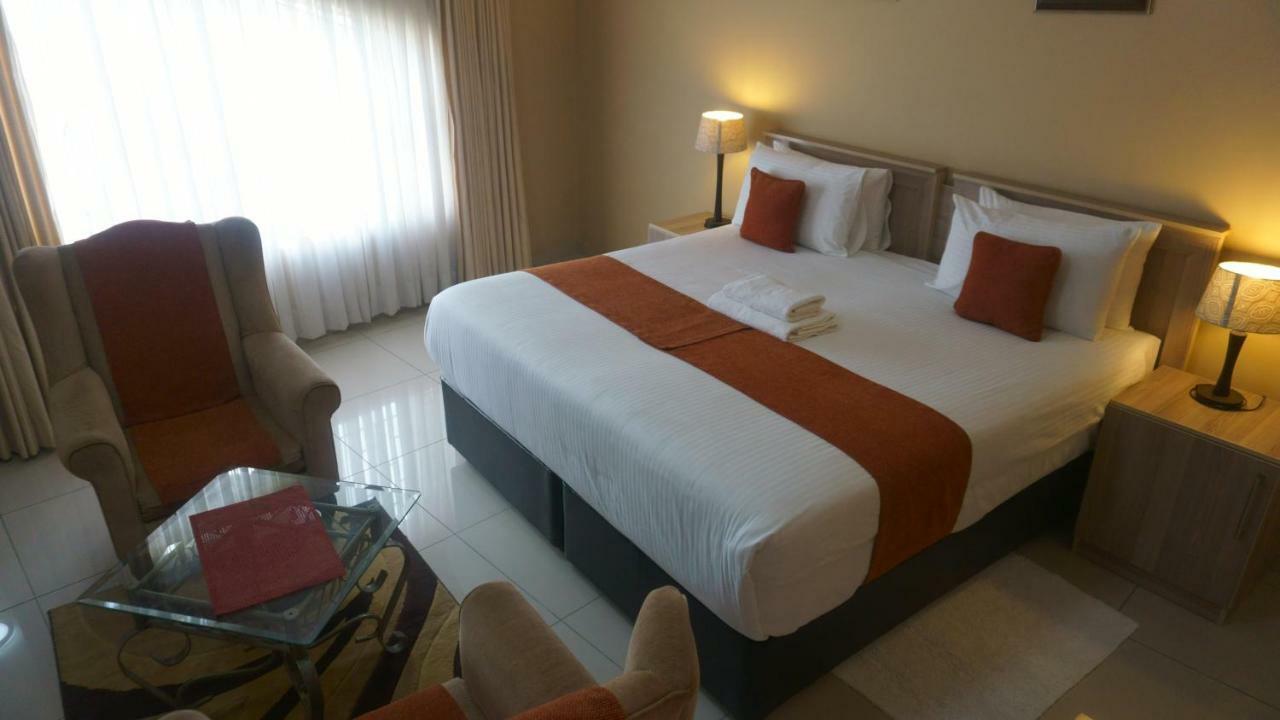 Bridgeville Guest House Габороне Экстерьер фото